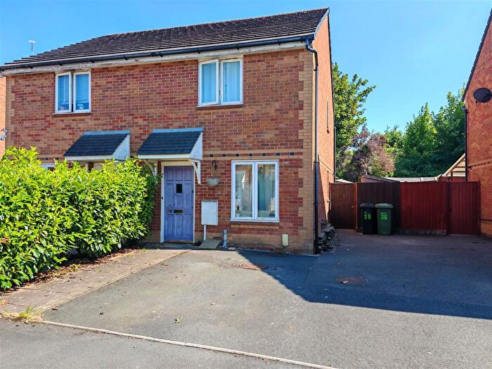 2 Bedroom Semi-detached House For Sale In Hever Road, Lower Bullingham, Hereford, HR2