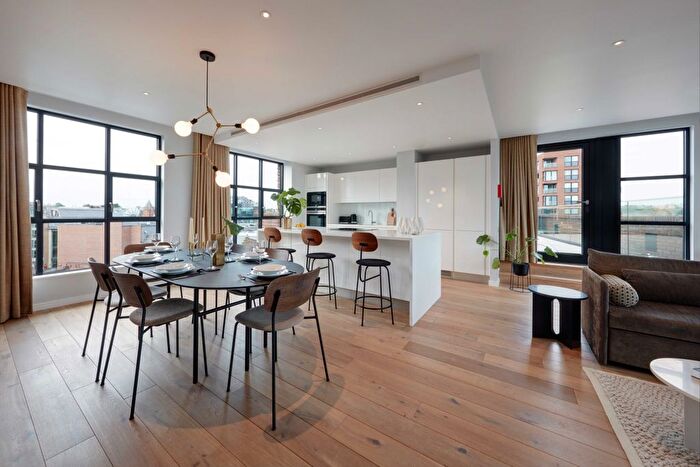 3 Bedroom Flat To Rent In Water Lane, London, NW1