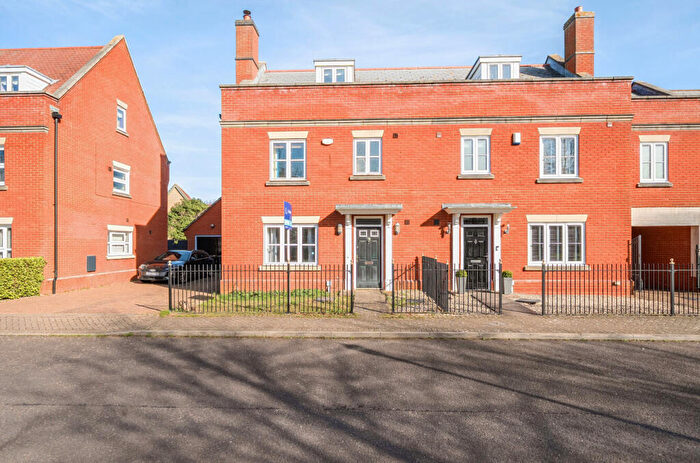 4 Bedroom Semi Detached House For Sale In Mansbrook Boulevard, Ipswich, Suffolk, IP3