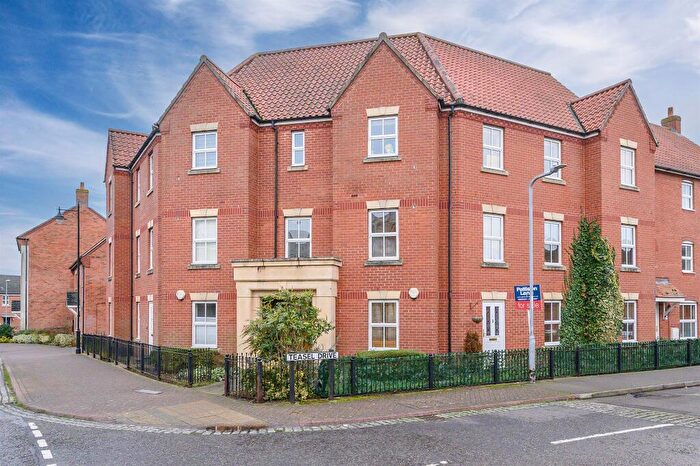 2 Bedroom Flat For Sale In Teasel Drive, Desborough, Kettering, NN14