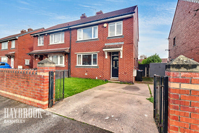 3 Bedroom Semi Detached House For Sale In Highfields Road, Kexborough, S75