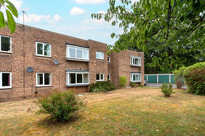 2 Bedroom Flat For Sale In Girdlestone Close, Headington, OX3