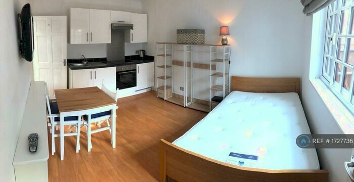 Studio To Rent In Shrewsbury Lane, London, SE18