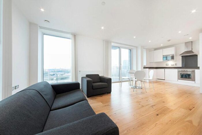 2 Bedroom Flat To Rent In Caxton Street North, Canary Wharf, E16