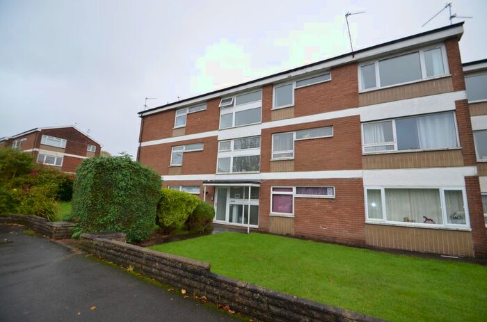 2 Bedroom Flat To Rent In Heol Llanishen Fach, Cardiff, CF14