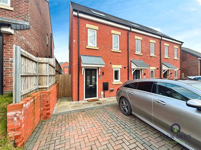 3 Bedroom End Of Terrace House For Sale In Tulip Close, Darwen, Lancashire, BB3