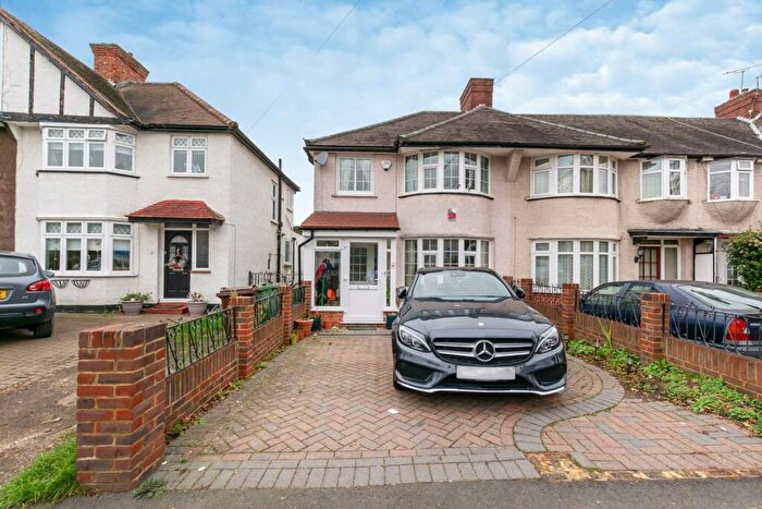 3 Bedroom End Of Terrace House To Rent In Kingston Avenue, Sutton, SM3