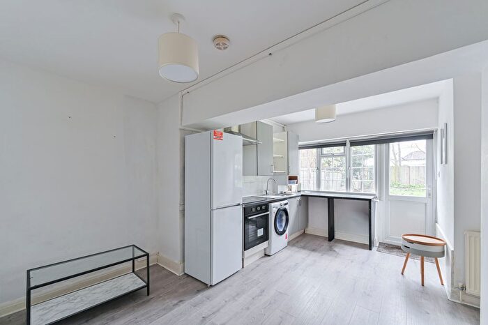 1 Bedroom Flat To Rent In Norbury Avenue, Thornton Heath, CR7