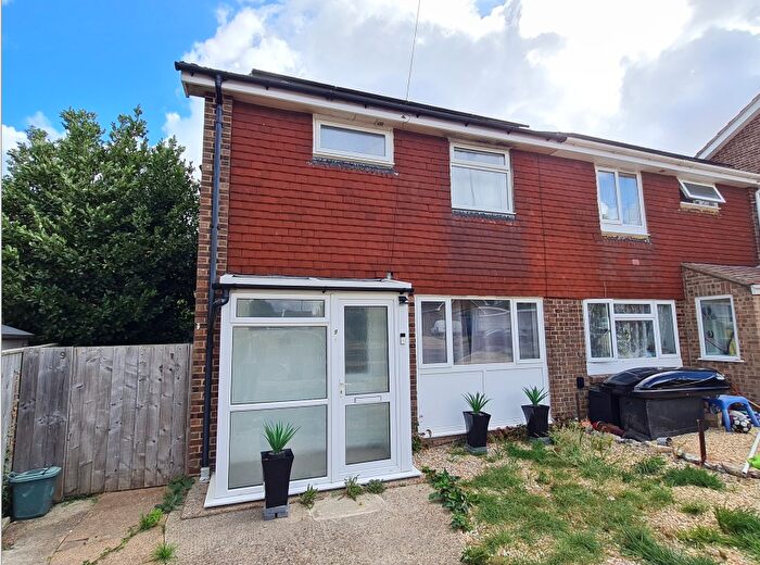 3 Bedroom Property To Rent In Spring Walk, Newport, PO33