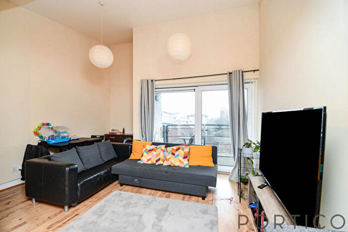 1 Bedroom Flat To Rent In Lowestoft Mews, Royal Docks, E16