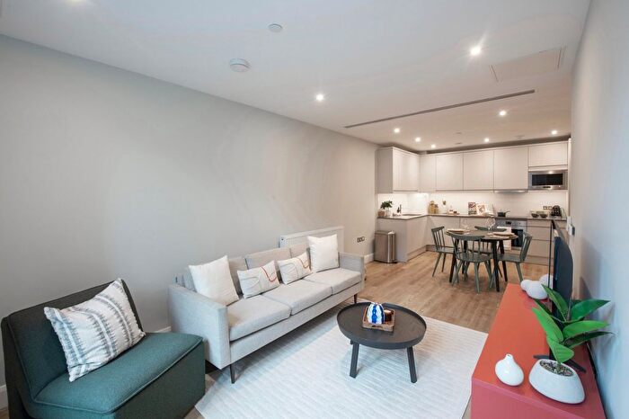 2 Bedroom Flat To Rent In The Lark, Moat Street, SW11