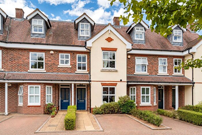 4 Bedroom Detached House For Sale In Tilt Road, Cobham, Surrey, Surrey, KT11