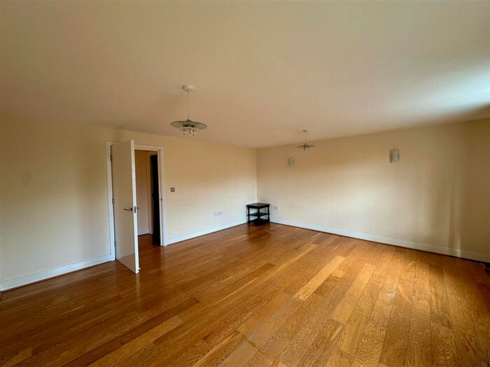 2 Bedroom Flat To Rent In Tilbury Close, Pinner, HA5