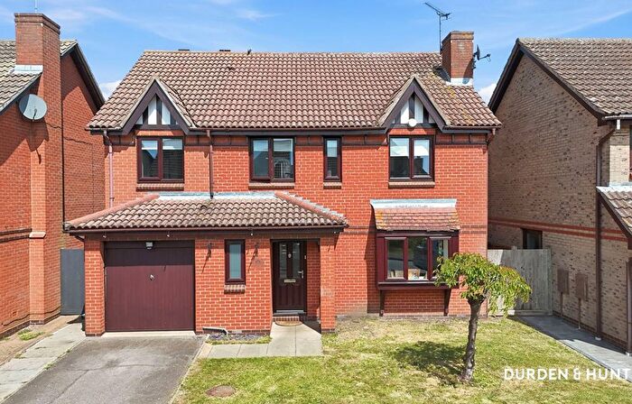 4 Bedroom Detached House For Sale In The Saltings, Benfleet, SS7
