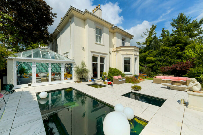 4 Bedroom Semi-Detached House To Rent In Cavendish Crescent North, The Park, NG7