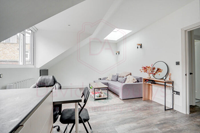 2 Bedroom Apartment To Rent In Millers Terrace, Dalston, London, E8