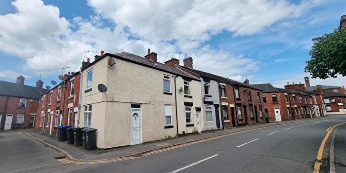 1 Bedroom End Of Terrace House To Rent In Angle Street, Leek, ST13