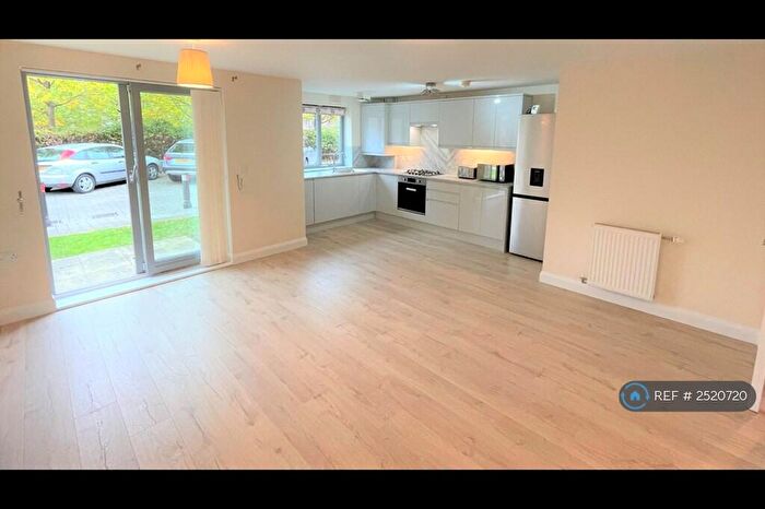 2 Bedroom Flat To Rent In Sorting Lane, Basingstoke, RG24