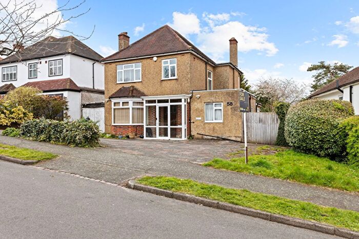 4 Bedroom Detached House For Sale In Onslow Gardens, South Croydon, CR2