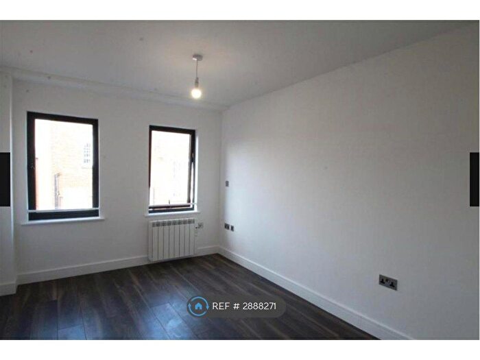 1 Bedroom Flat To Rent In George Street, Aylesbury, HP20