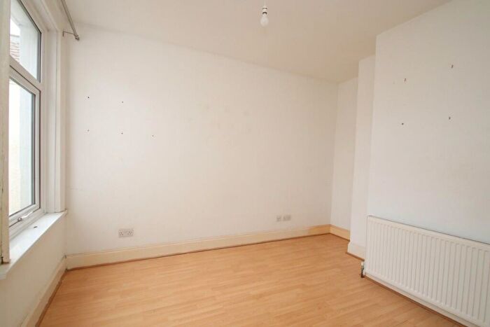 2 Bedroom Terraced House For Sale In Bath Road, Portsmouth, Hampshire, PO4