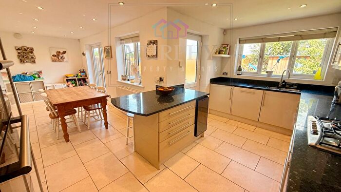 4 Bedroom Detached House For Sale In Stretton Close, Ackton, Pontefract, West Yorkshire, WF7