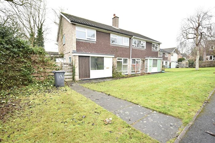 4 Bedroom Semi-Detached House To Rent In Chalfonts, York, YO24