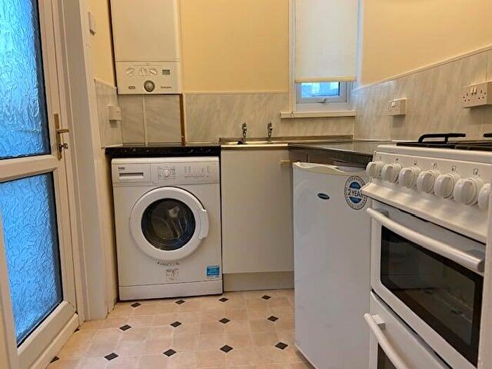 Studio To Rent In Llandaff Road, Cardiff, CF11