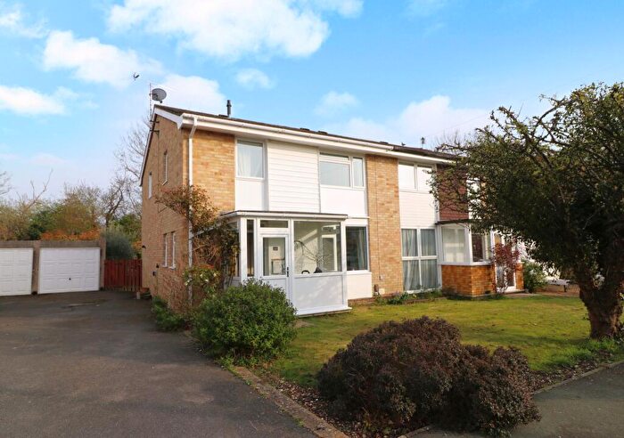 4 Bedroom Semi Detached House For Sale In Navigators Way, Hedge End, SO30
