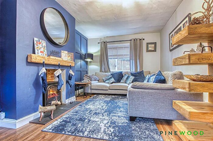 3 Bedroom Semi-detached House For Sale In Bank Street, Brimington, Chesterfield, Derbyshire, S43