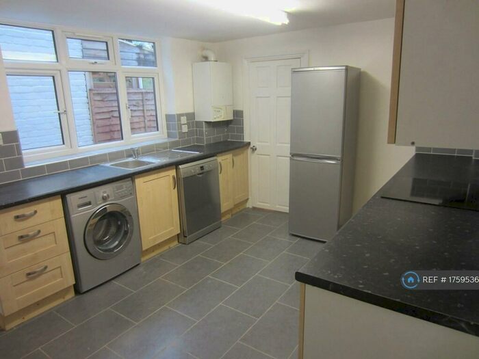 1 Bedroom Flat To Rent In Elm Road, London, E11