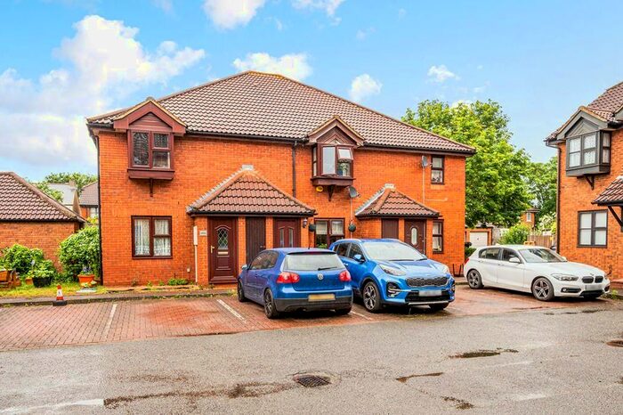 1 Bedroom Property To Rent In Windsor Gardens, Beddington, Croydon CR0