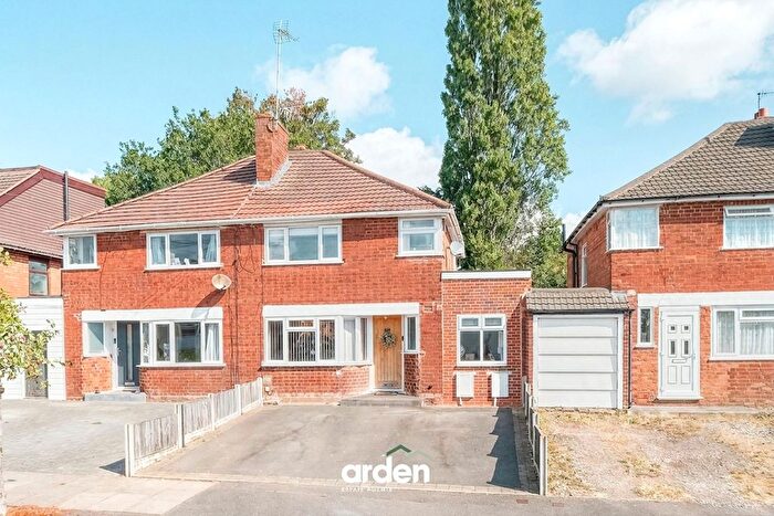 4 Bedroom Semi-Detached House For Sale In Green Park Road, Birmingham, B31
