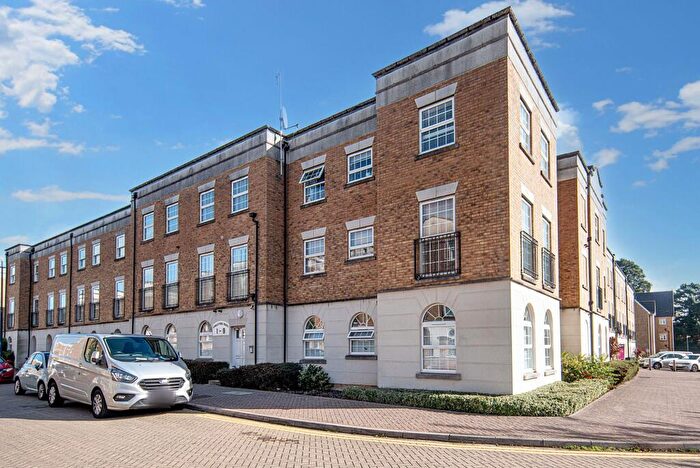 2 Bedroom Flat For Sale In Tarragon Road, Ringlestone House, ME16