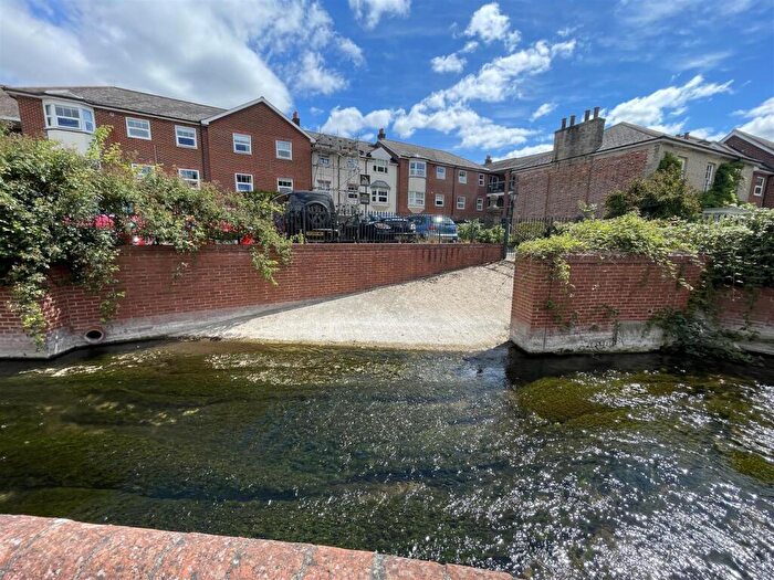 2 Bedroom Flat For Sale In Crane Bridge Road, Salisbury, SP2