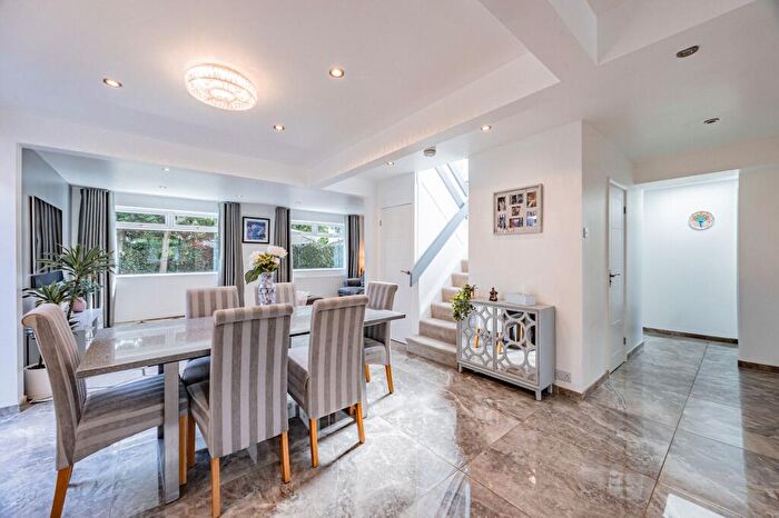 4 Bedroom Detached House For Sale In Poole Close, Bramhall, SK7