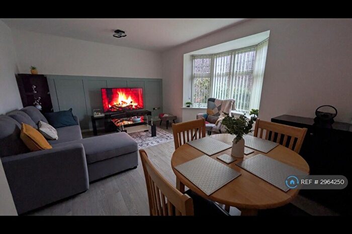 2 Bedroom Flat To Rent In Tavistock Close, Leeds, LS12