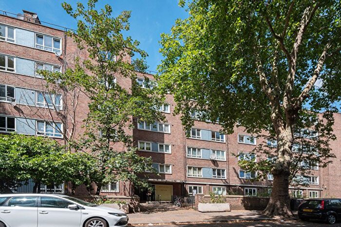 2 Bedroom Flat For Sale In Approach Road, Bethnal Green, London, E2