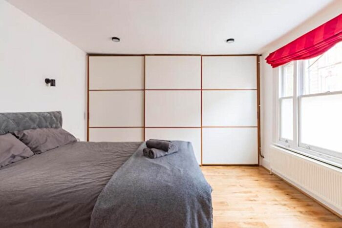 4 Bedroom Property To Rent In Elliotts Row, London, SE11