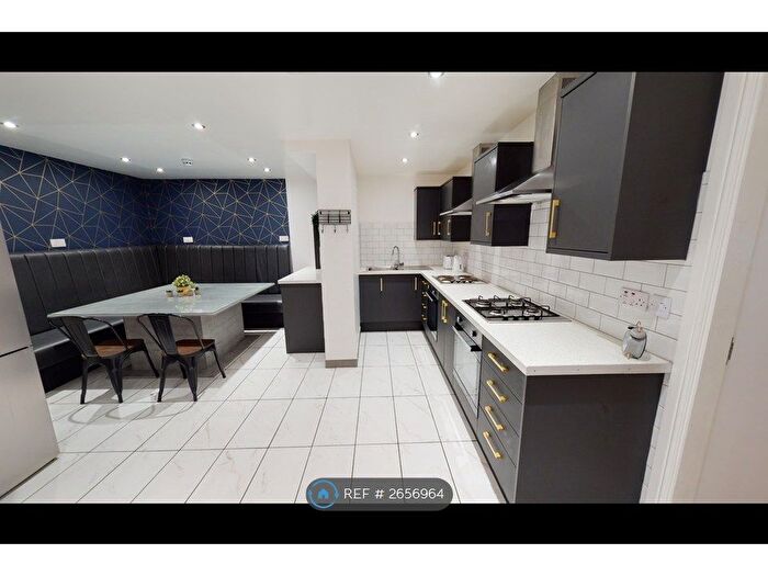 8 Bedroom Semi-Detached House To Rent In Charter Avenue, Coventry, CV4