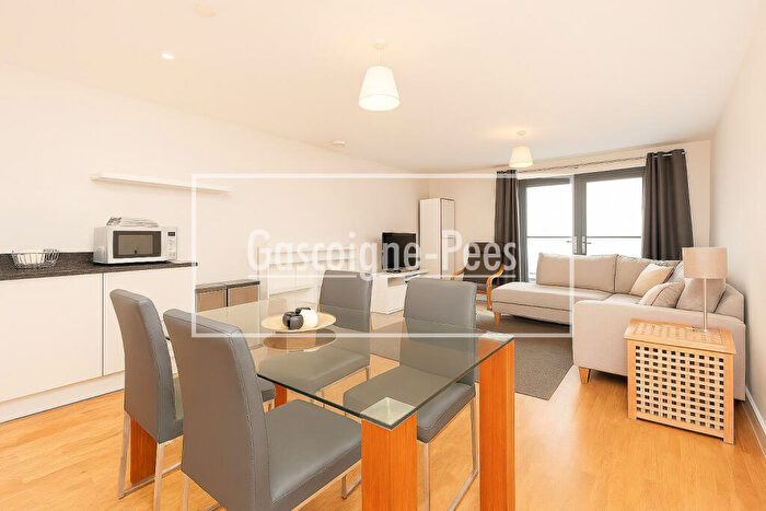 2 Bedroom Flat To Rent In Old London Road, Kingston., KT2