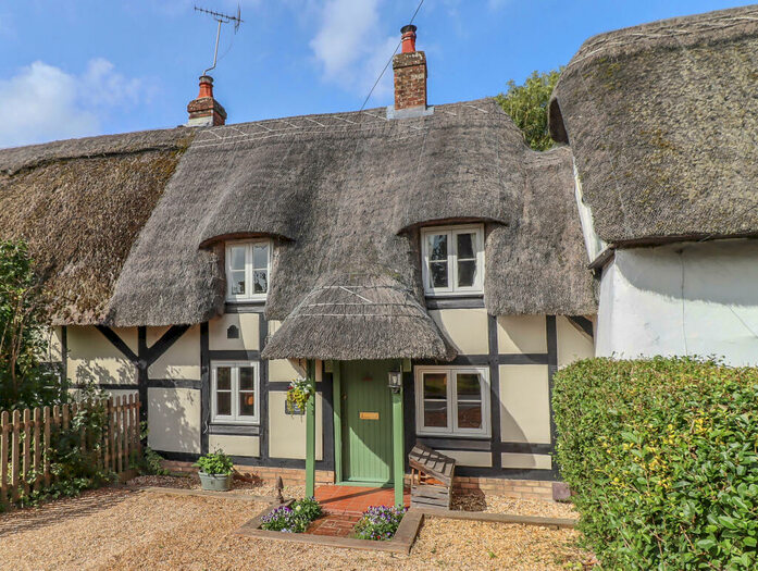 2 Bedroom Cottage For Sale In King's Somborne, Stockbridge, Hampshire, SO20