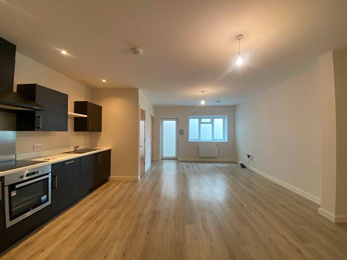 2 Bedroom Flat To Rent In Ewell Road, Tolworth, Surbiton, KT6