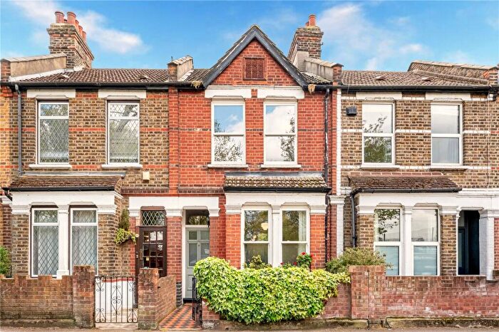 3 Bedroom Terraced House For Sale In Coppermill Lane, Walthamstow, London, E17