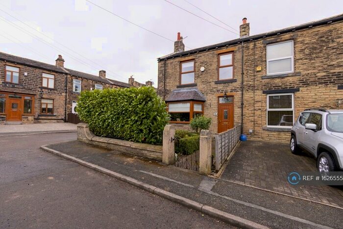 3 Bedroom Terraced House To Rent In Grove Terrace, Bradford, BD11