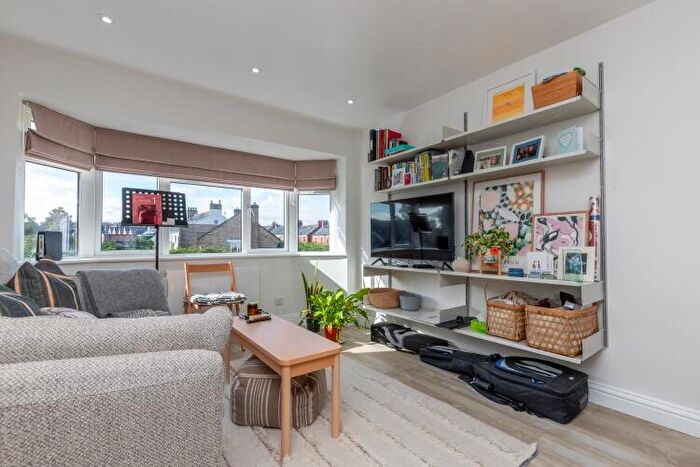 2 Bedroom Apartment To Rent In Water Eaton Road, Oxford, OX2