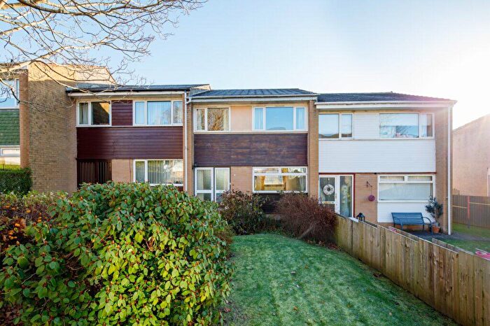 3 Bedroom Terraced House For Sale In Hillend Crescent, Clarkston, G76