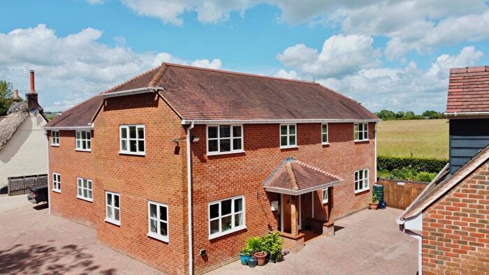 4 Bedroom Detached House For Sale In Hollybush Lane, Knowle, Pewsey, Wiltshire, SN9