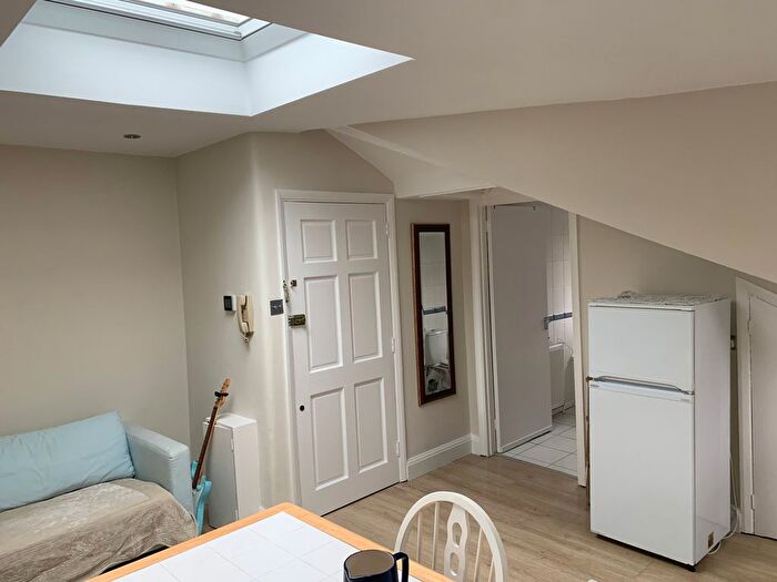 1 Bedroom Flat To Rent In Eaton Rise, London, W5