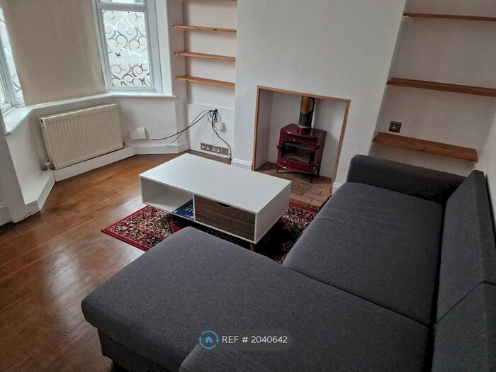 3 Bedroom Terraced House To Rent In Higham Road, Chesham, HP5